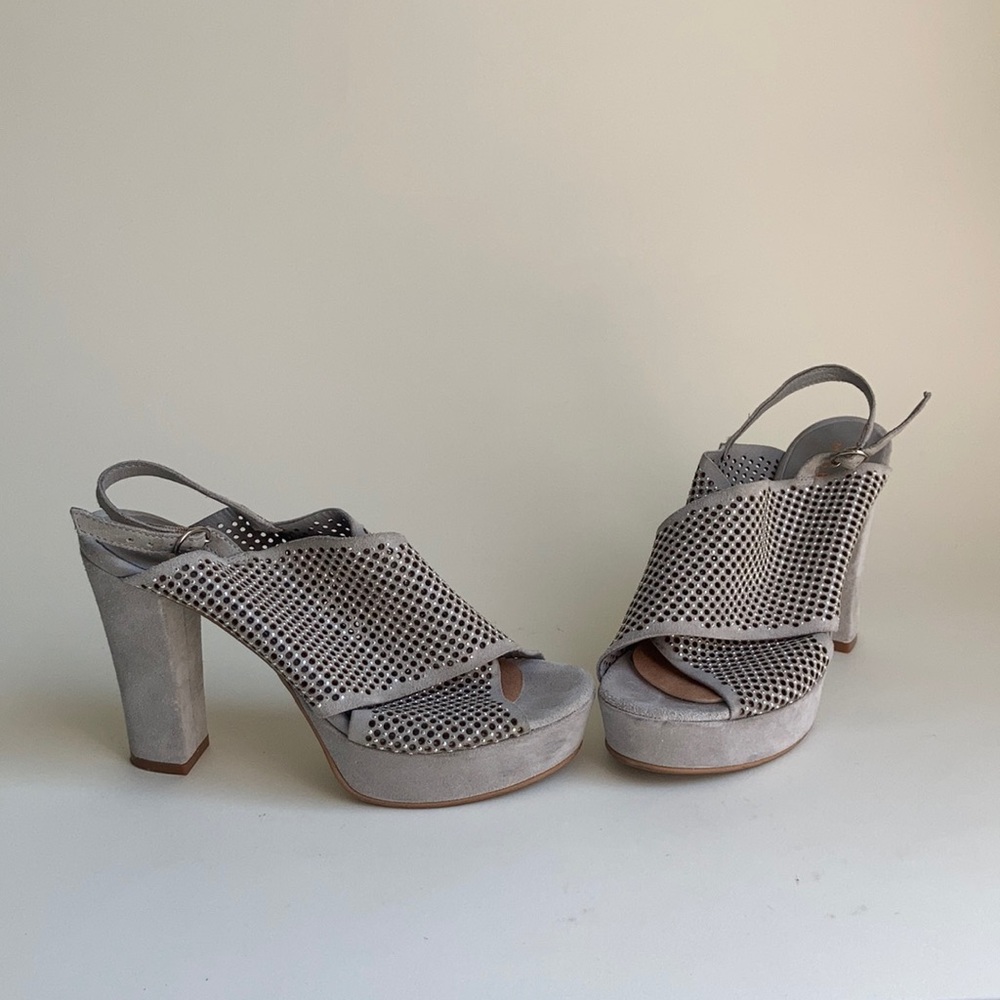 M Gemí Grey Suede Heels!